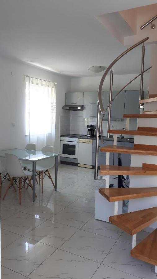Apartment Pejnovic Malinska Eksteriør billede