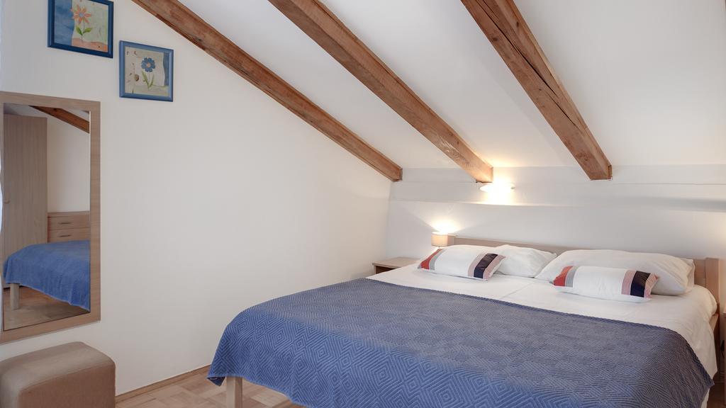 Apartment Pejnovic Malinska Eksteriør billede